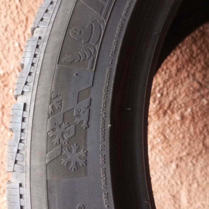 Продам зимнюю резину 255/45/R18