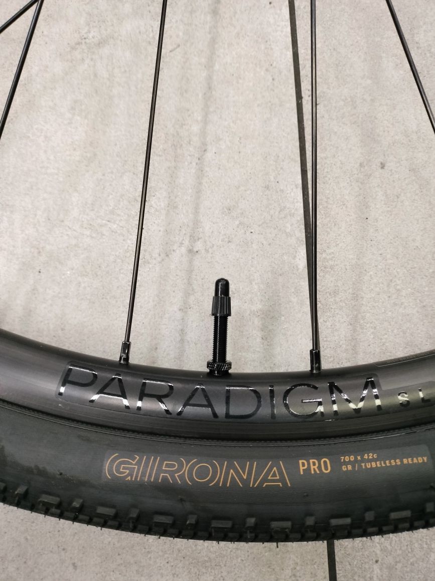 Koła Szosa/Gravel Bontrager Paradigm SL z Oponami Nowe