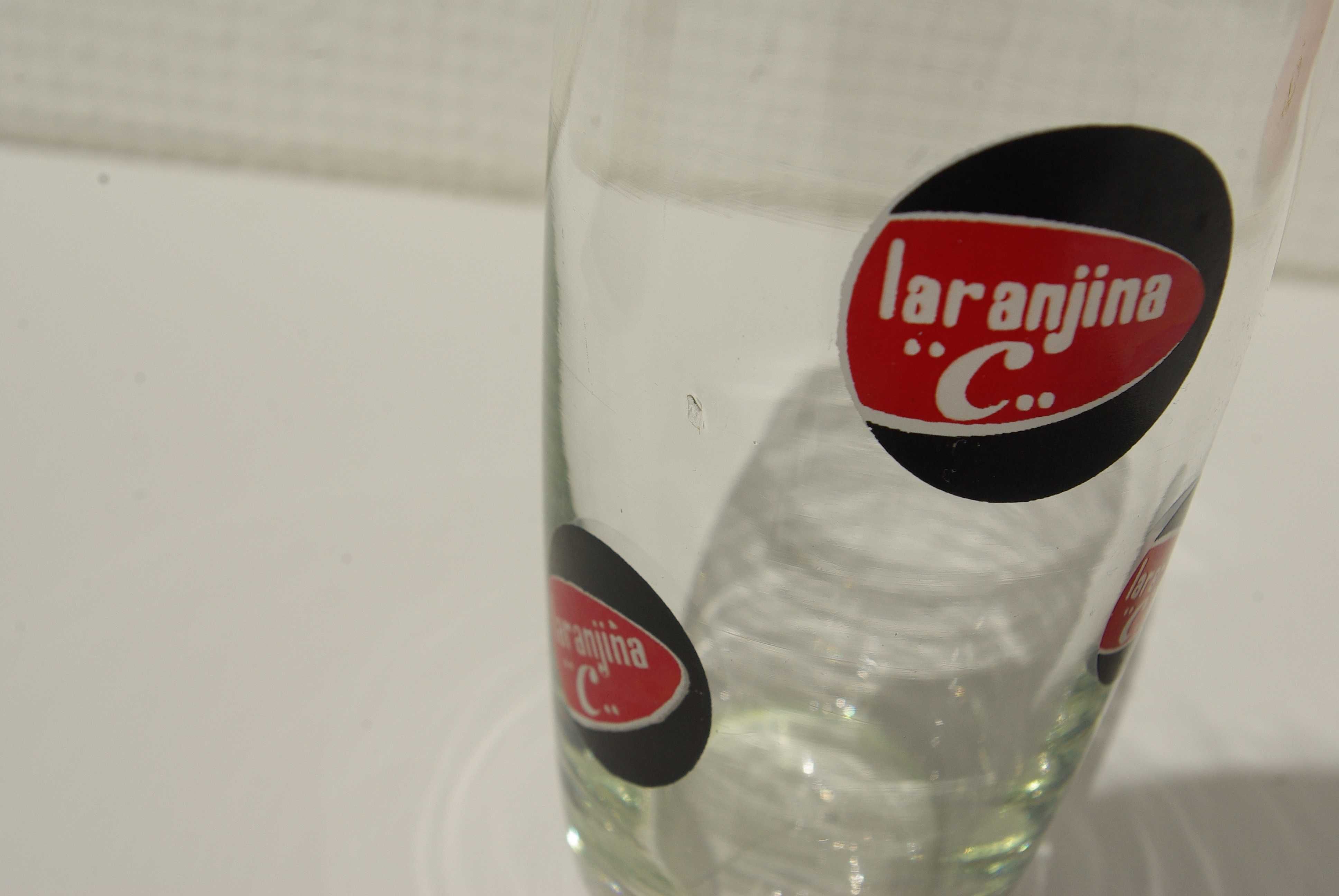 Copo antigo do refrigerante Laranjina C.