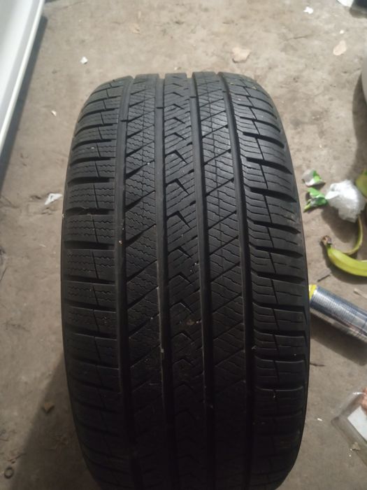 Шини,резина 215-40-17