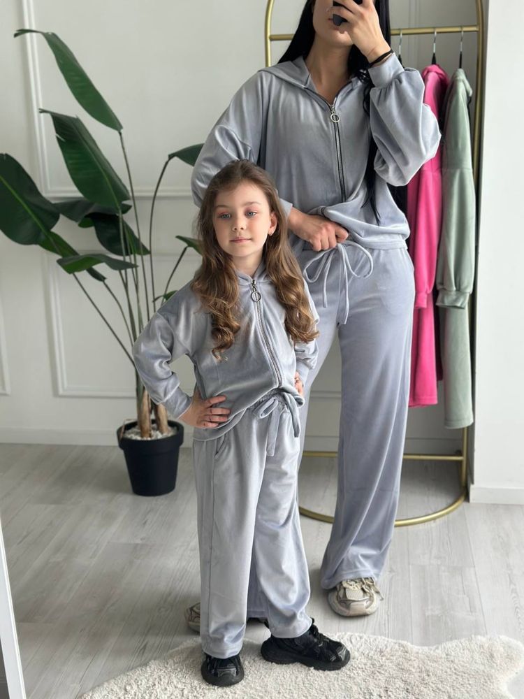 Дитячий велюровий костюм family look