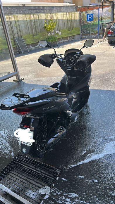 PCX 2019 em bom estado — 1.700 €
