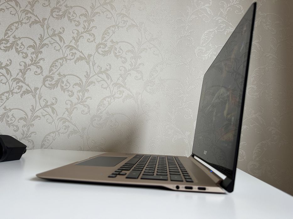 Acer swift 7 убийца Macbook Air | Corei5gen7 | 250SSDM2 | Windows 11