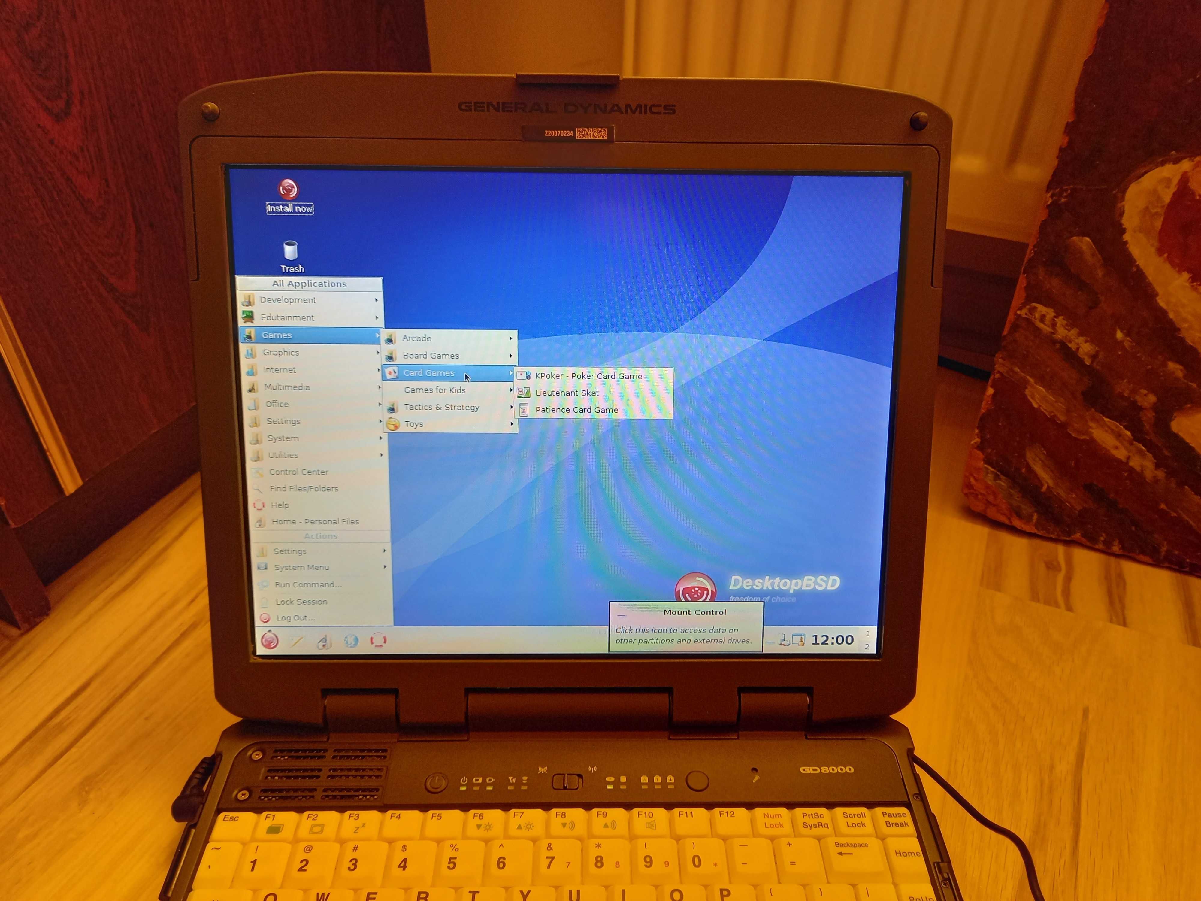 Laptop wojskowy General Dynamics GD 8000 Unix / Windows super stan