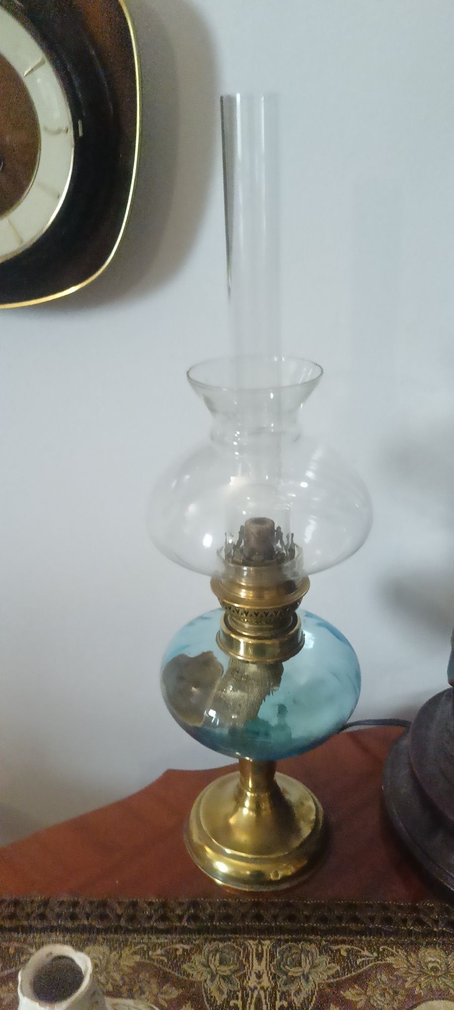 Piękna stara lampa naftowa