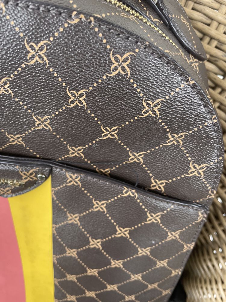 Nine West plecak monogram mieści A4 przegroda na laptopa