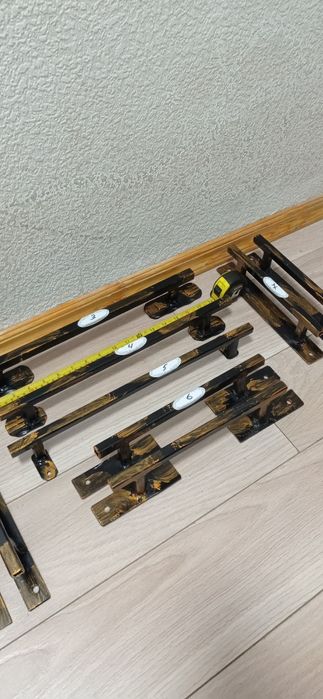 Ручки дверні металеві