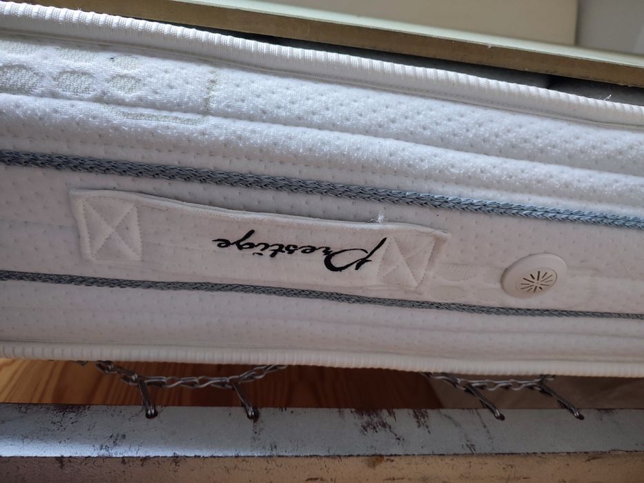 Cama de solteiro com colchão