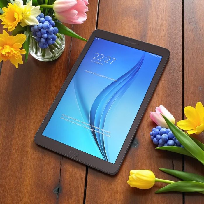 Планшет Samsung Galaxy Tab SM T561