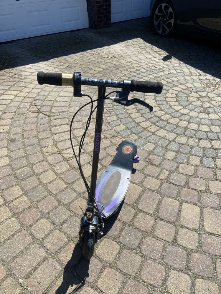 Hulajnoga elektryczna Razor power core e100