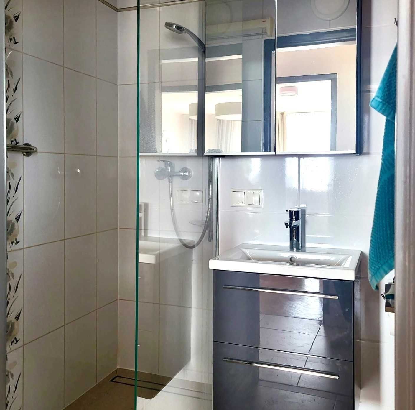 Mieszkanie w Sopocie/3-pokoje/6 osób/balkon/widok na morze/parking