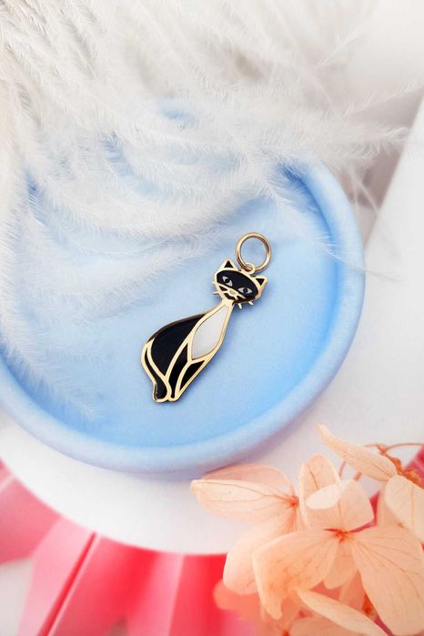 Złota zawieszka kotek emaliowana próba złota 585