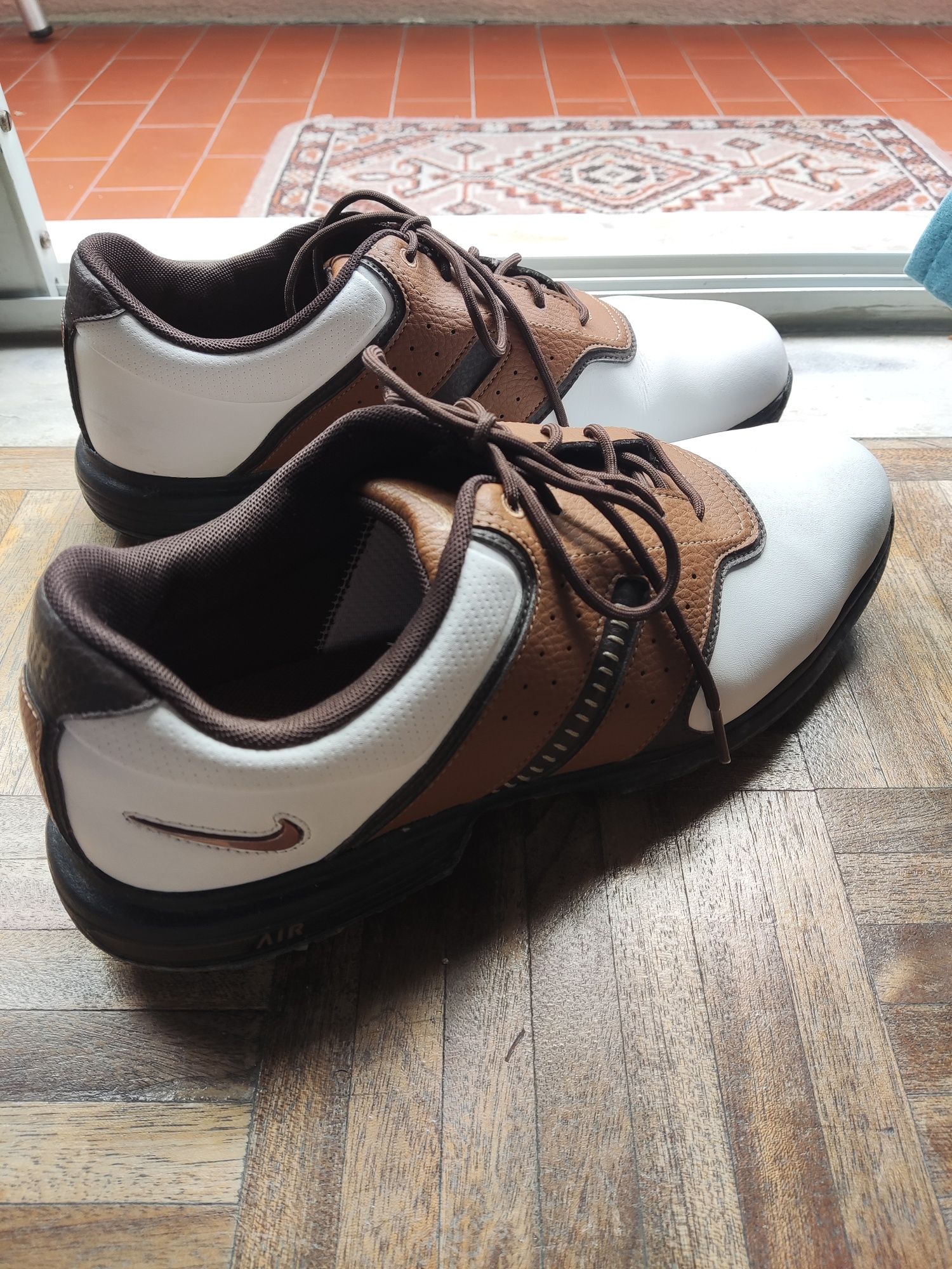 Sapatos golfe nike