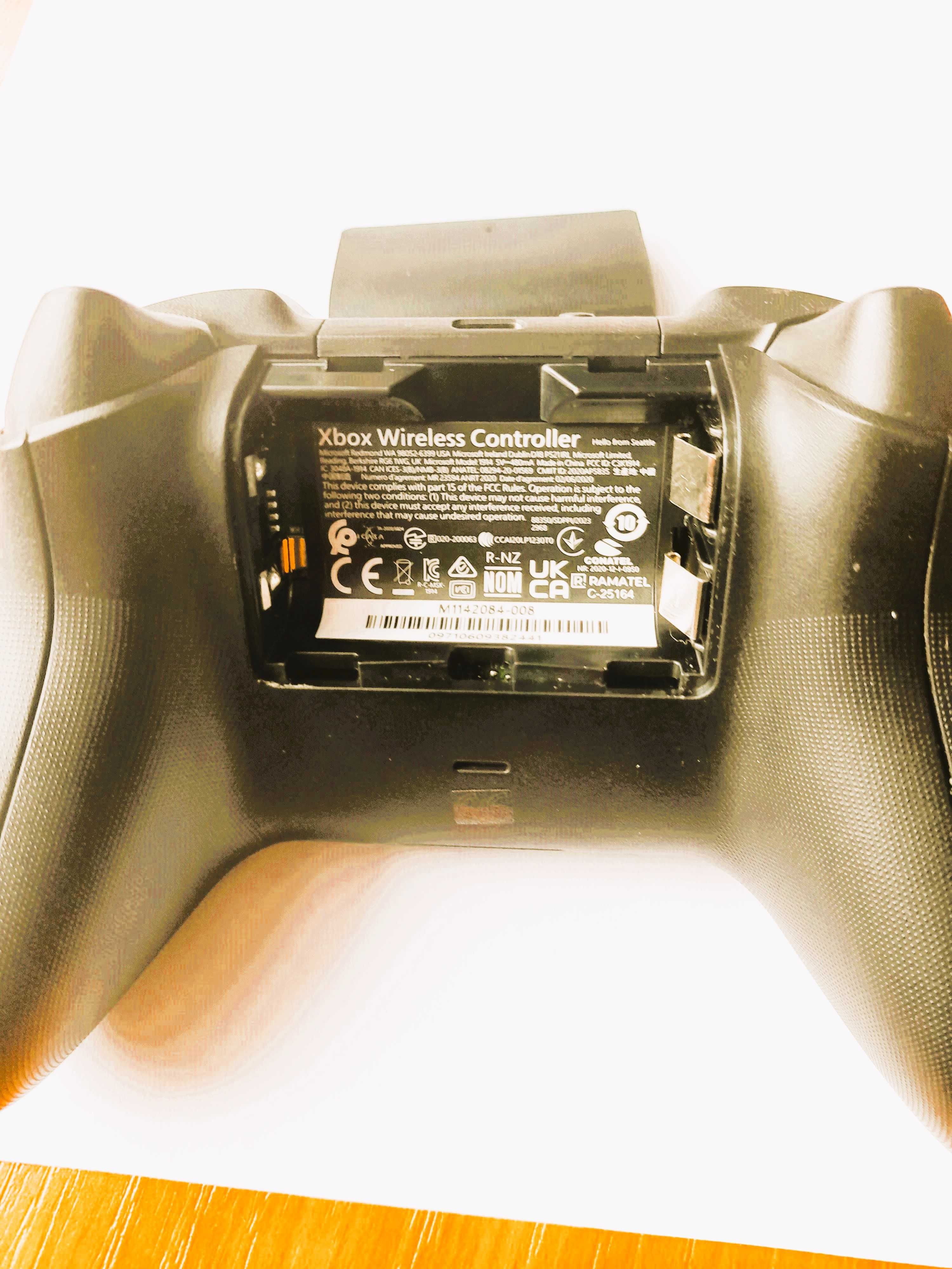 Pad Kontroler 8BITDO Ultimate 2.4G, XBOX Wireless Controller, czarny