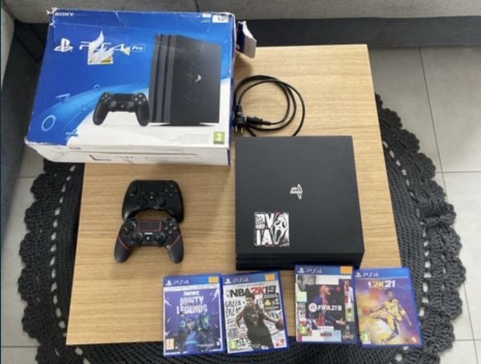 Konsola PlayStation 4Pro 1TB