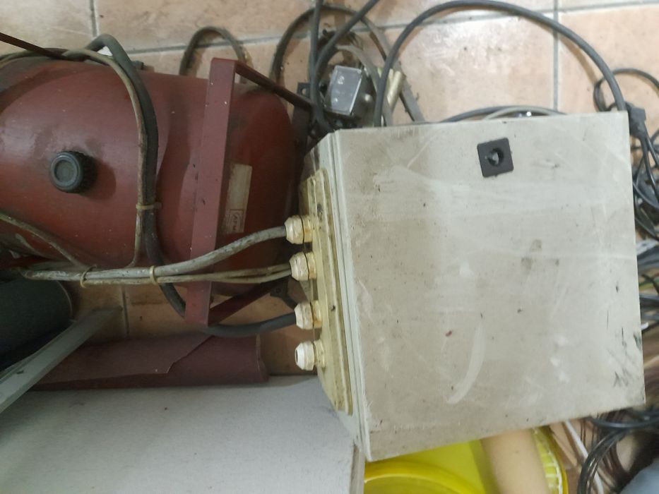 Elevador monta cargas