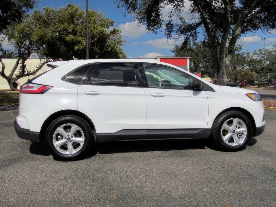 Ford Edge SE      2021
