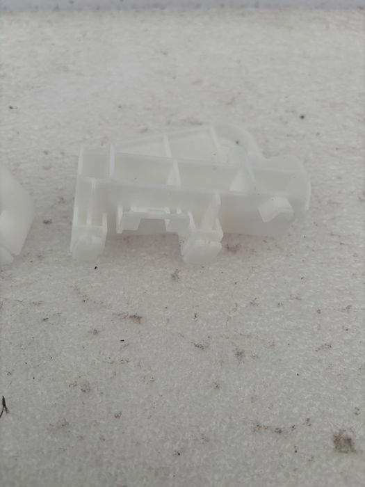 Toyota Corolla E16 E18 13-19 ślizg prawy lewy tył tylny zderzaka lampy