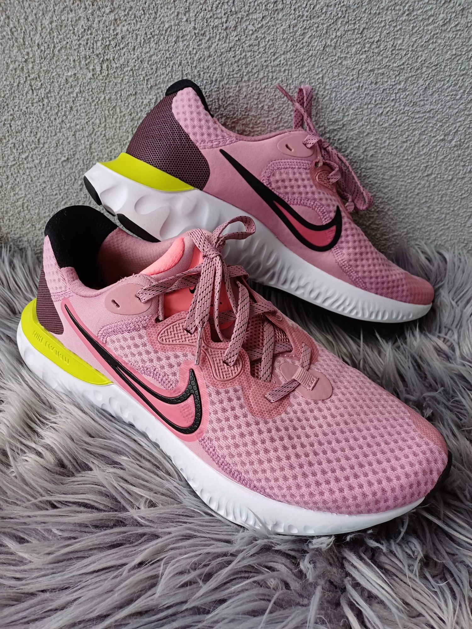 Nike damskie 43 jak nowe