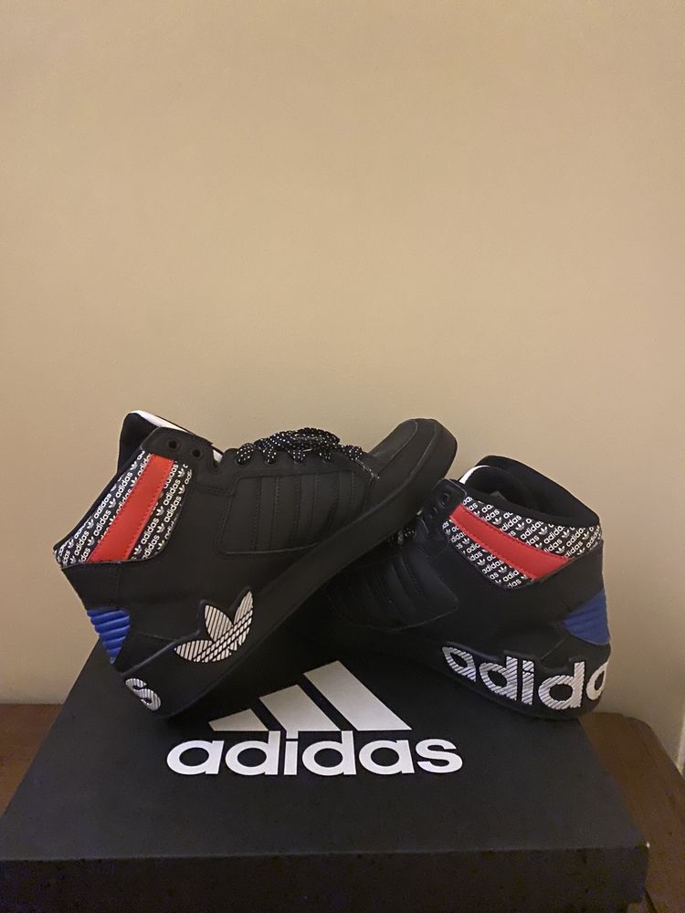 Sapatilhas adidas novas