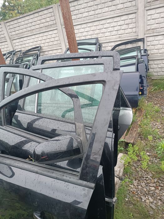 Drzwi prawe lewe przód tył opel Zafira b z20r kompletne