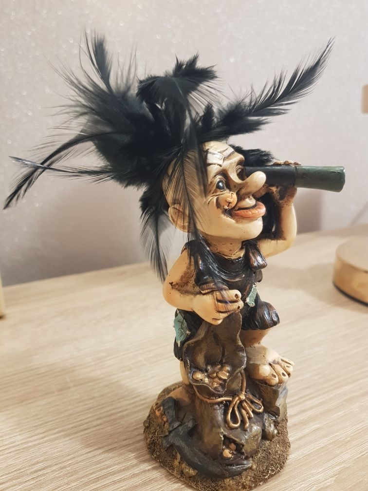 Figurka z sakwą złota