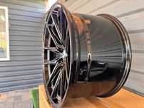 R20 5x120 BMW X5 X6 E70 E71 E53 F15 F16 Tesla Різноширокі титани