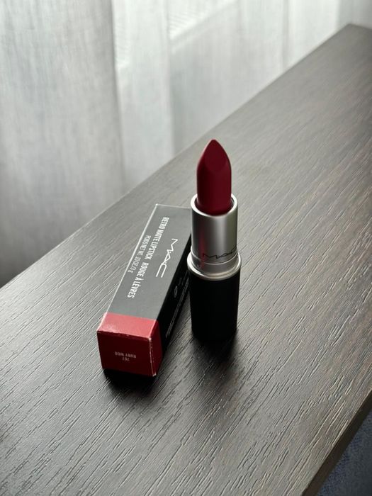 Помади косметика Mac