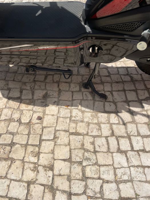 Scooter elétrica praticamente nova