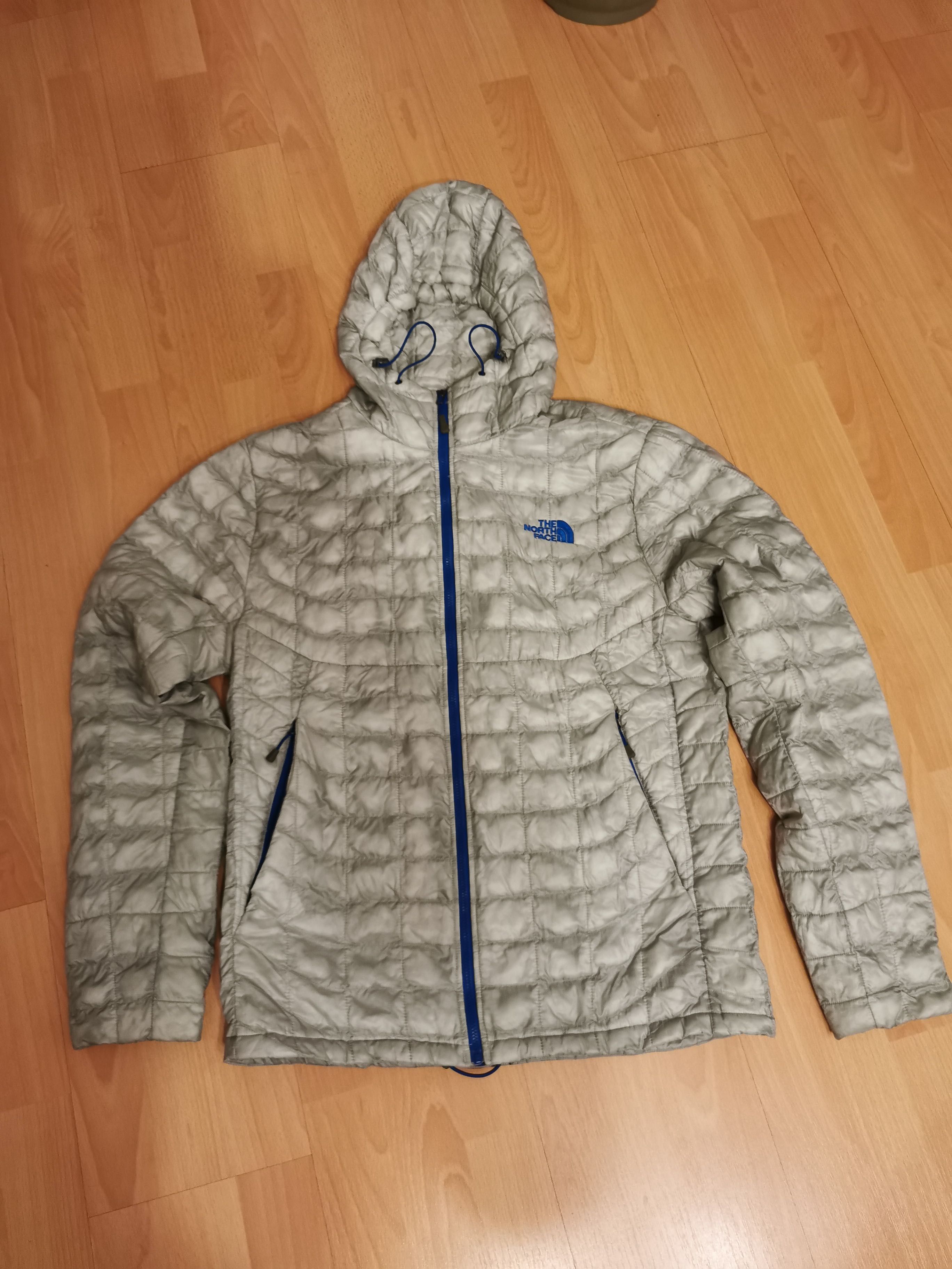 The North Face Thermoball Hoodie - kurta ocieplana.