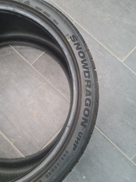 Imperial Snowdragon UHP 255 35 r20 97 v xl 4szt.