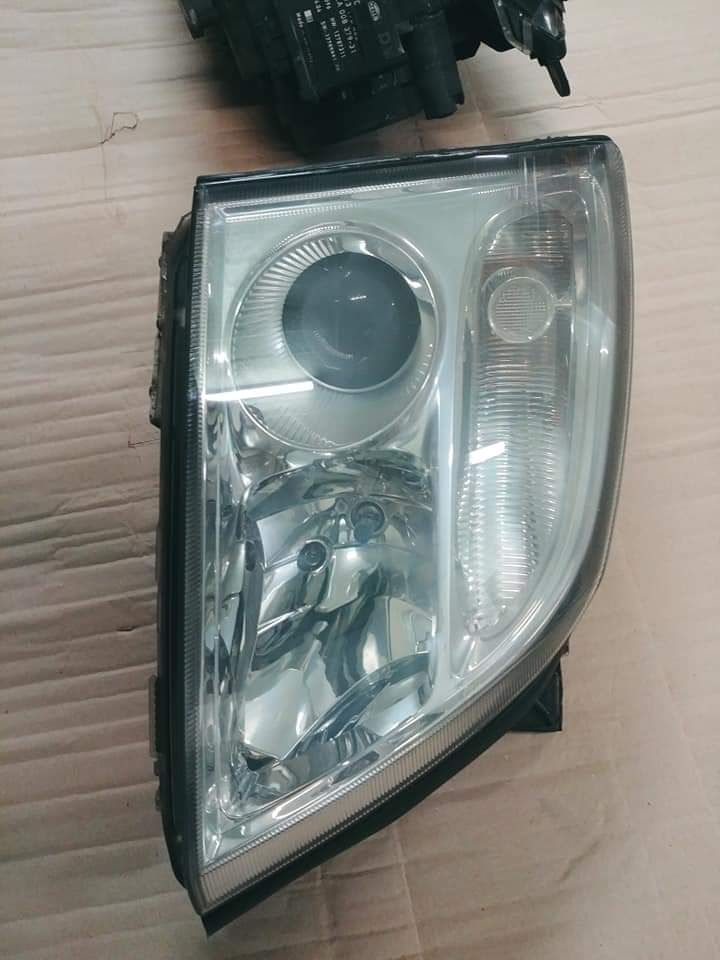 Lampy xenon ksenon vectra c gts signum przód zamek kombi