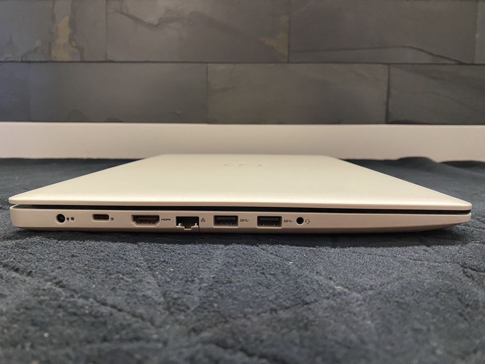 laptop dell inspiron 5570 + ładowarka