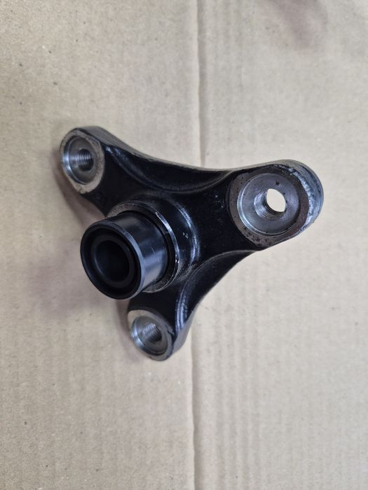 Фланец BMW  хвостовик кардана заднего редуктора 34 зуба 81 мм