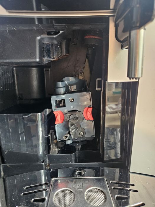 DeLonghi Perfecta ESAM 5600 ekspres do kawy ciśnieniowy 100%  sprawny