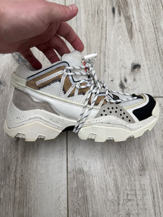 Снікери Kenzo.