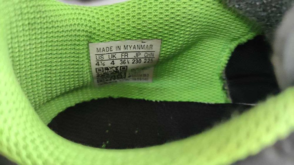 Кроссовки сороконожки Adidas 36 р.