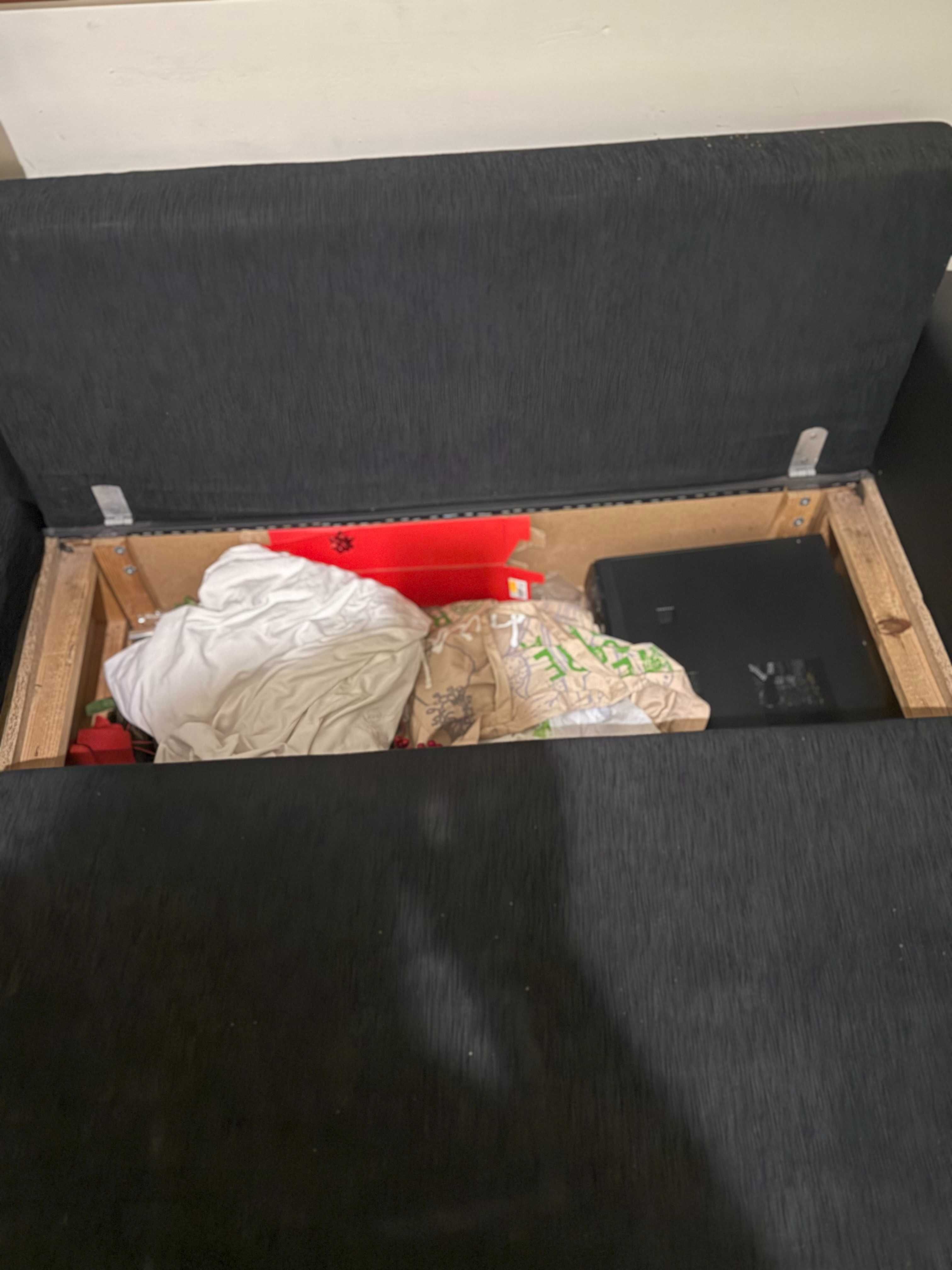 Sofá Cama Chaise Longue com Arrumação