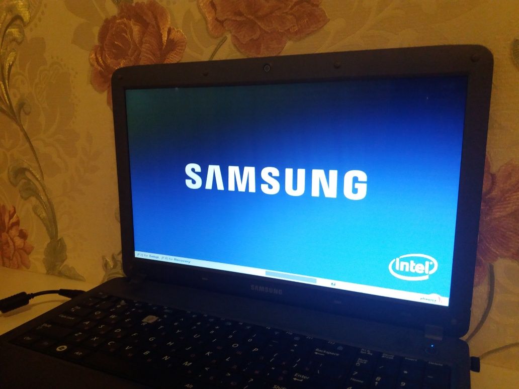Ноутбук Samsung R530 R728 на запчасти нерабочий