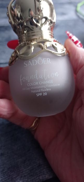 Podklad Sadoer zmieniajacy kolor SPF 20