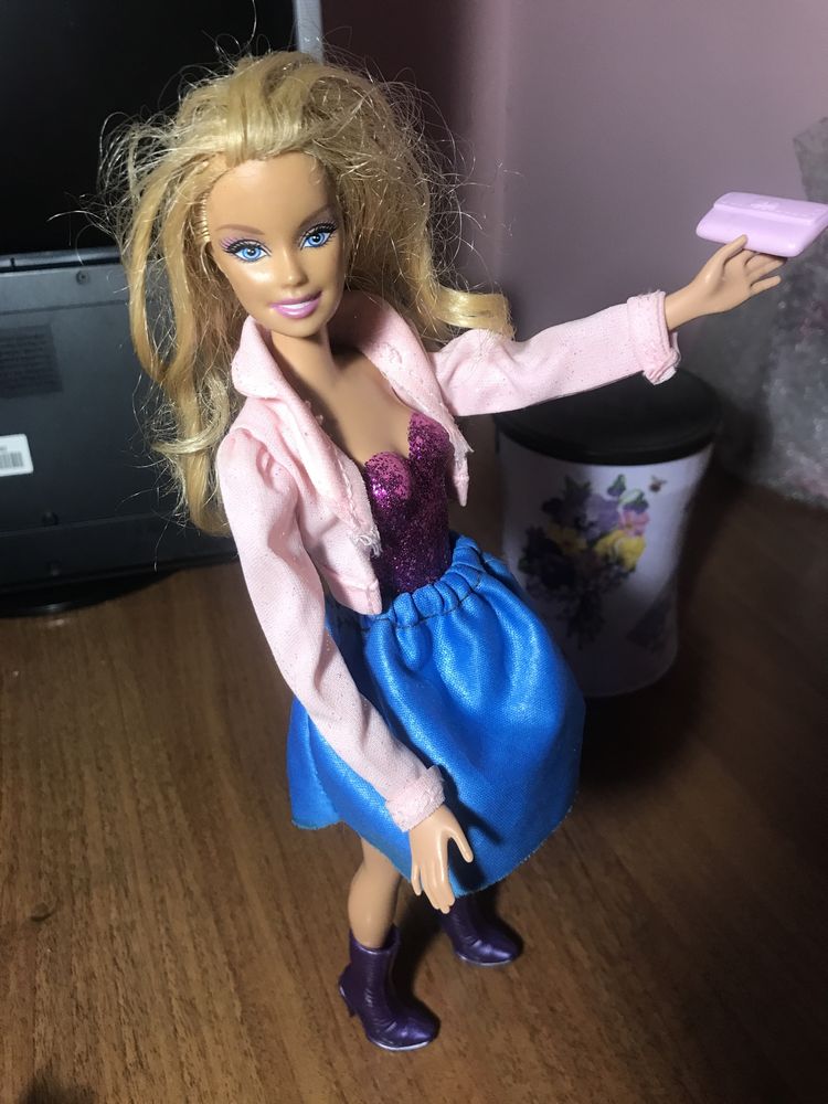 Hi Barbie! Барбі оригінальна та аксесуари