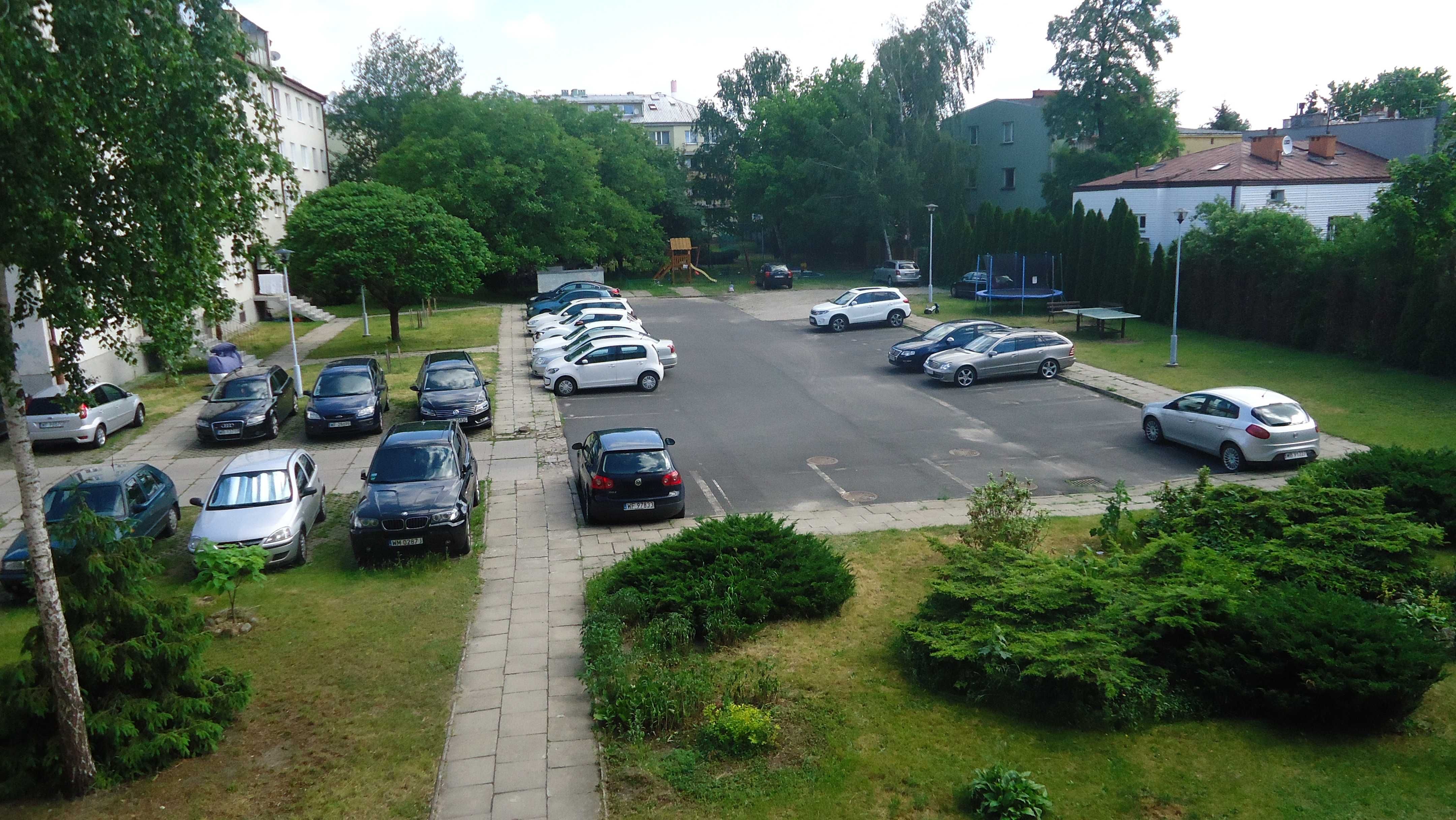 Ładny pokój z dużym regałem, cisza, spokój, Grochów, Praga Płd