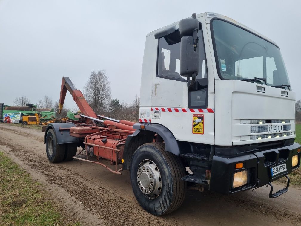 IVECO Hakowiec  .