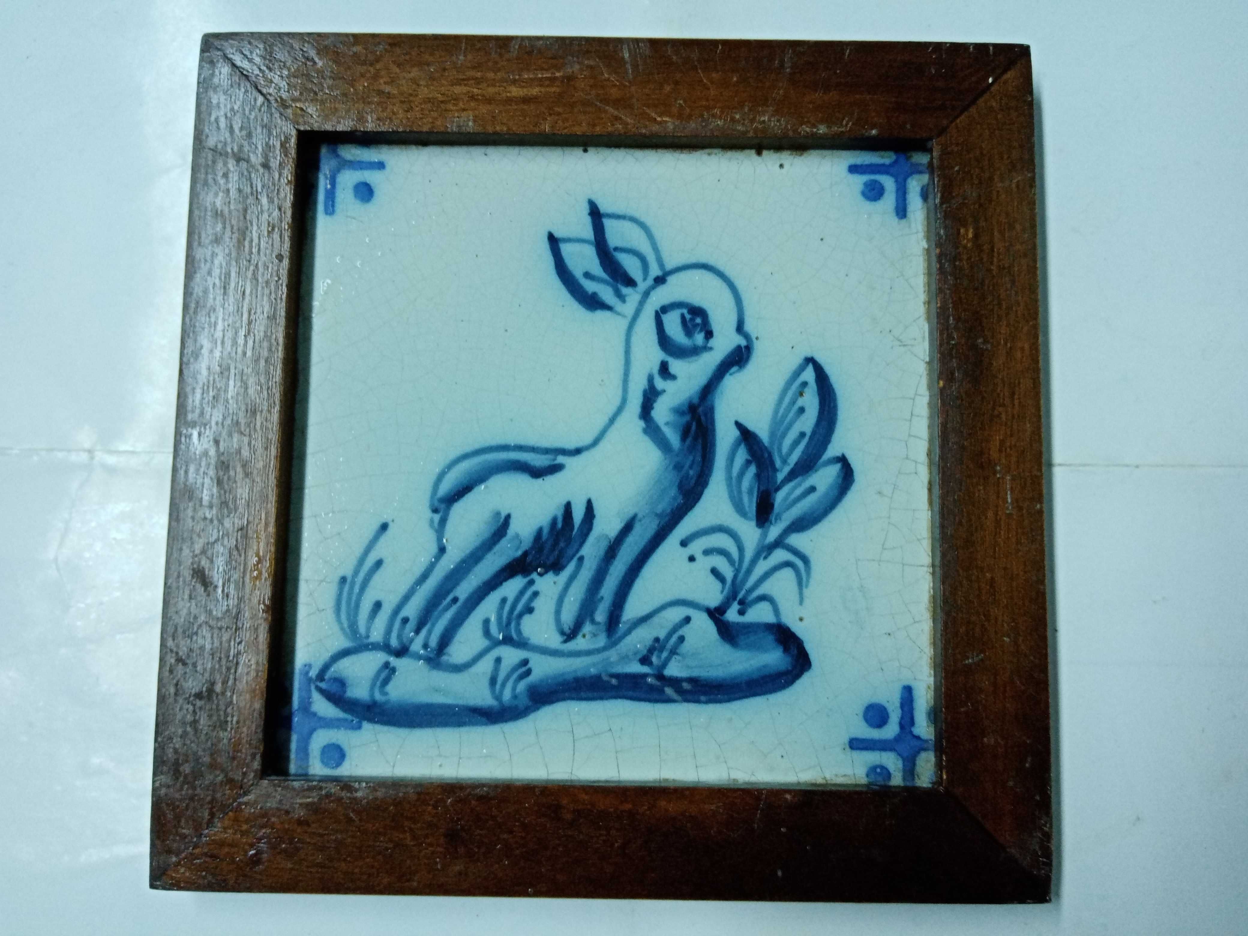 Azulejos do século XVIII, emoldurados