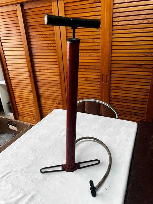 Bomba de Ar Vintage para Bicicleta – Modelo de Chão, Funcional