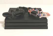 Konsola Sony PlayStation 4 Pro 1TB CUH-7216B czarna + 2 pady Zadbana