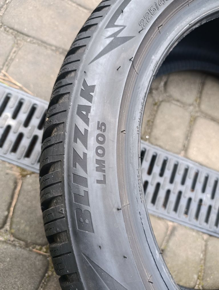 225/45/17 Bridgestone Blizak Lm 005 22r