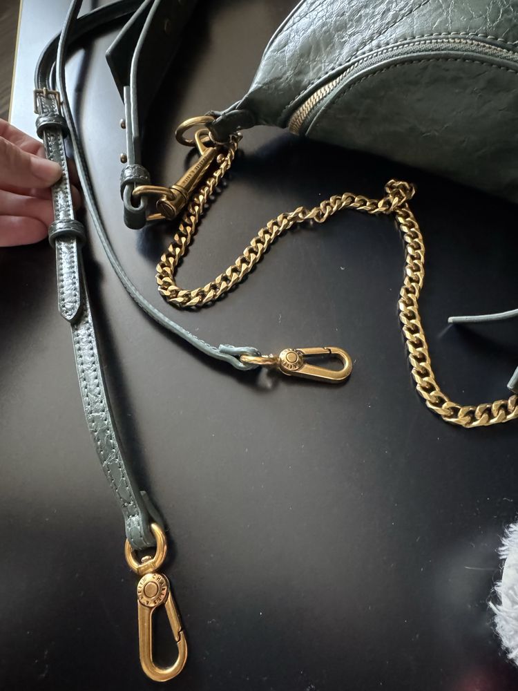 Сумка через плечо, бананка кожа charles & keith