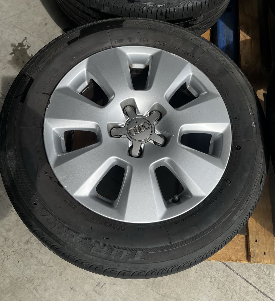 Jantes Originais Audi 16 com pneus.