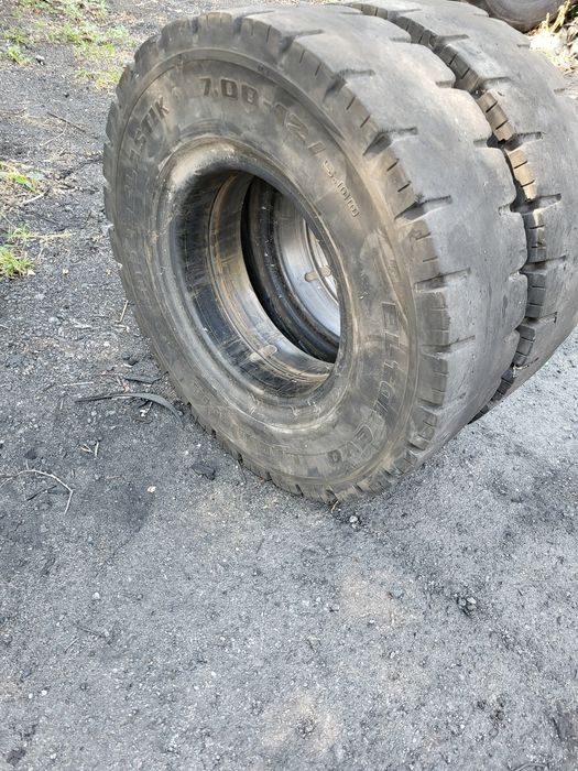 Продам шины б/у 7.00-12